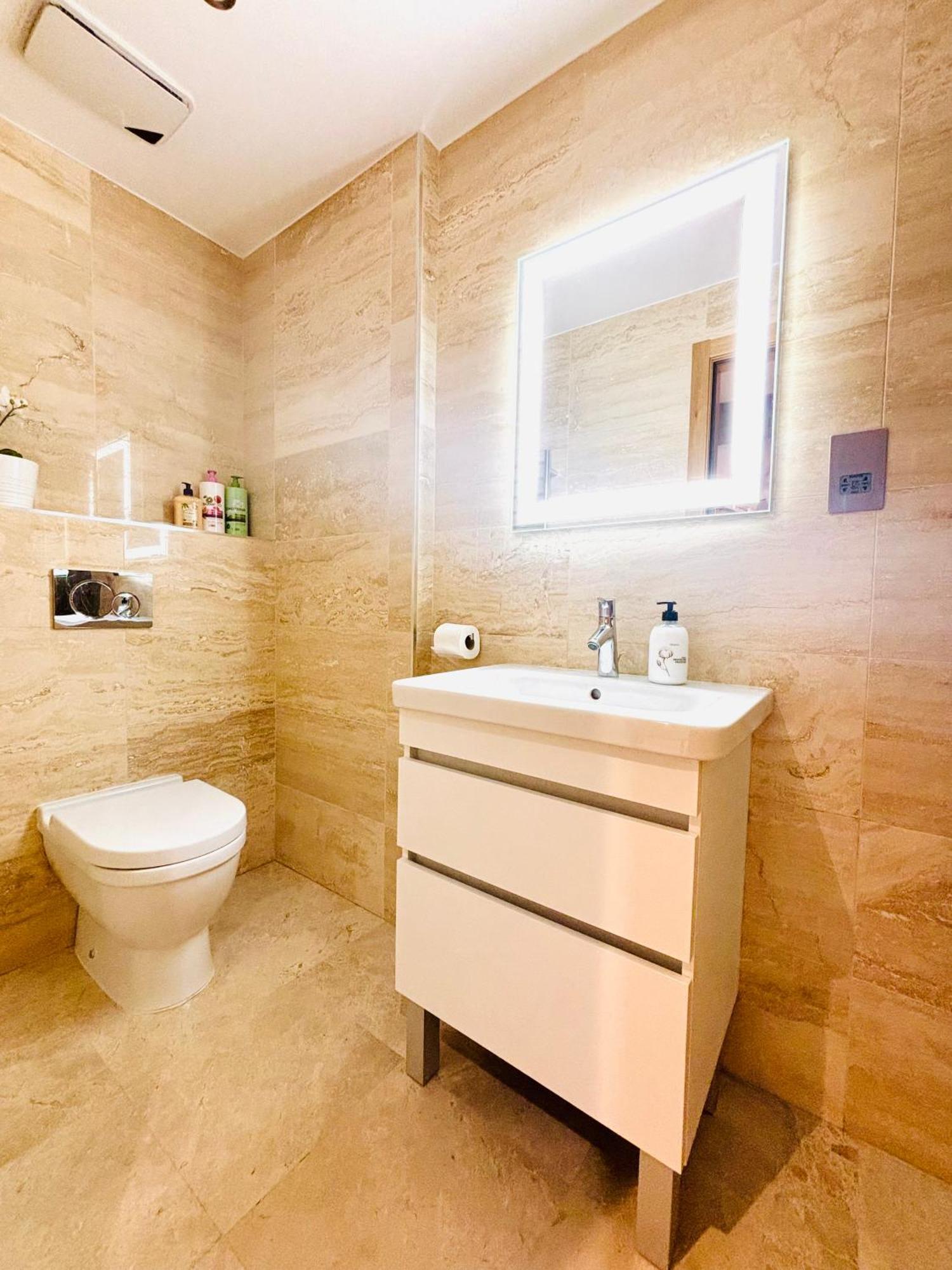 Ocean Village High Floor Luxury Modern Apartment Gibraltar Exterior photo